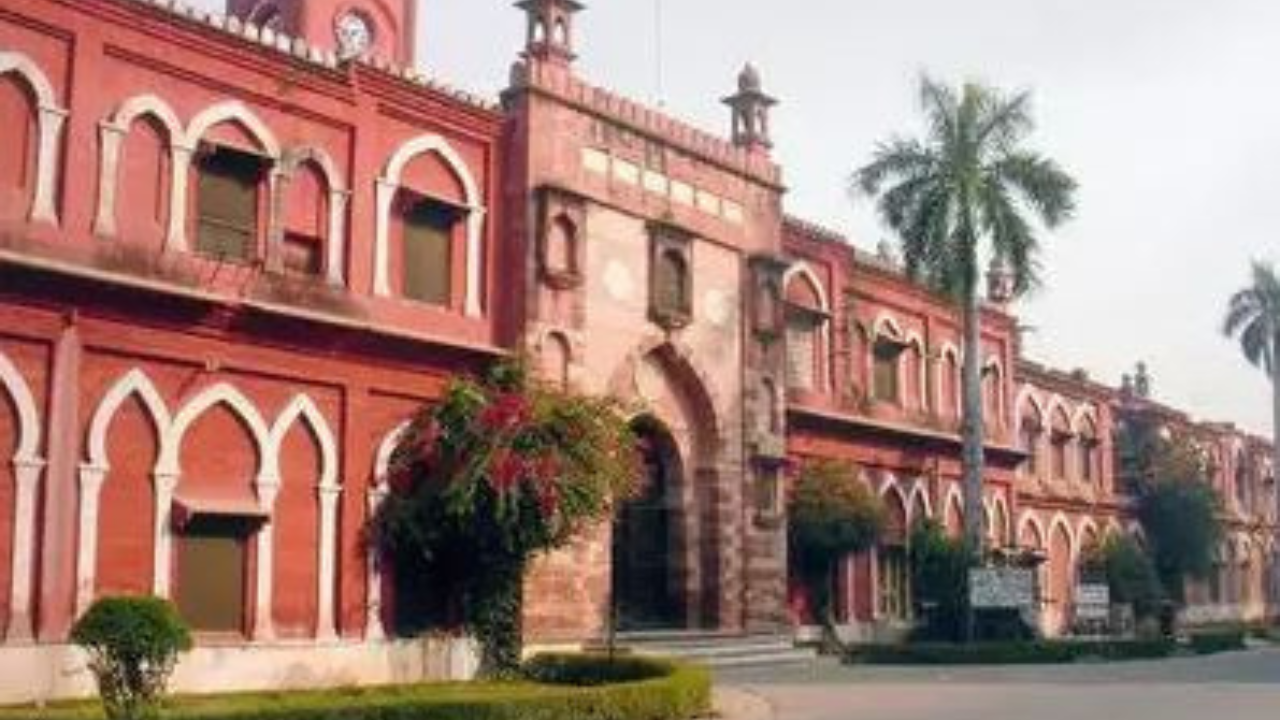 Cops lodge FIR over religious slogan raised in AMU on R-Day | India News