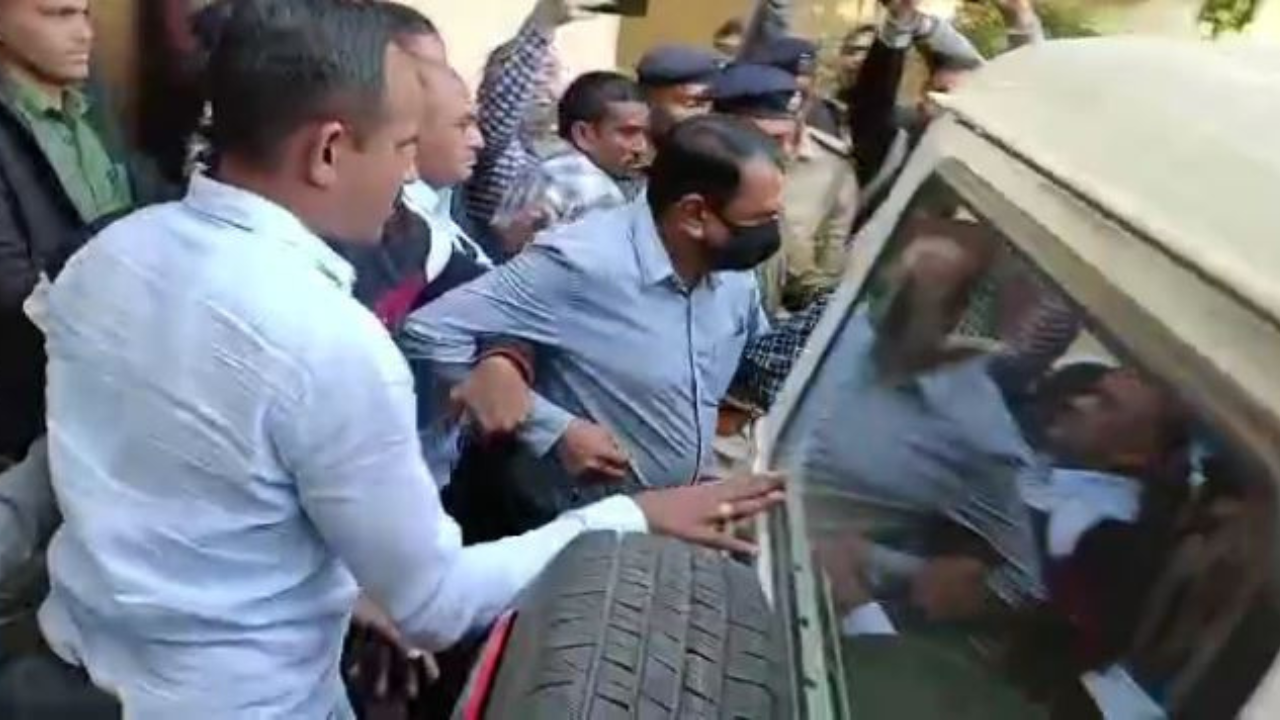 Oreva group MD Jaysukh Patel sent to 7-day police custody in Morbi bridge collapse case | Ahmedabad News