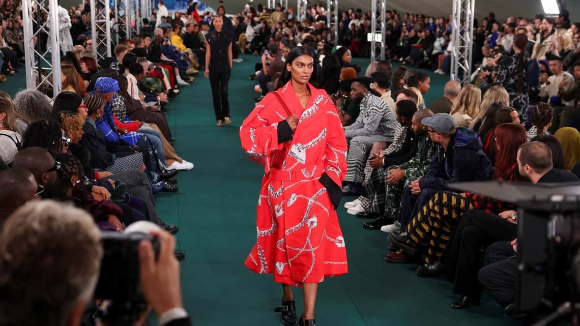 The Burberry catwalk show was presented in a London park, with several VIP guests, from Rachel Weisz and Mo Farah, to Kano and Sonam Kapoor Ahuja, in attendance.